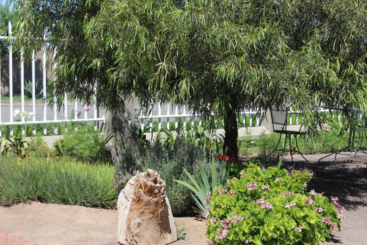 Ons Dorpshuis Beaufort West Exterior photo