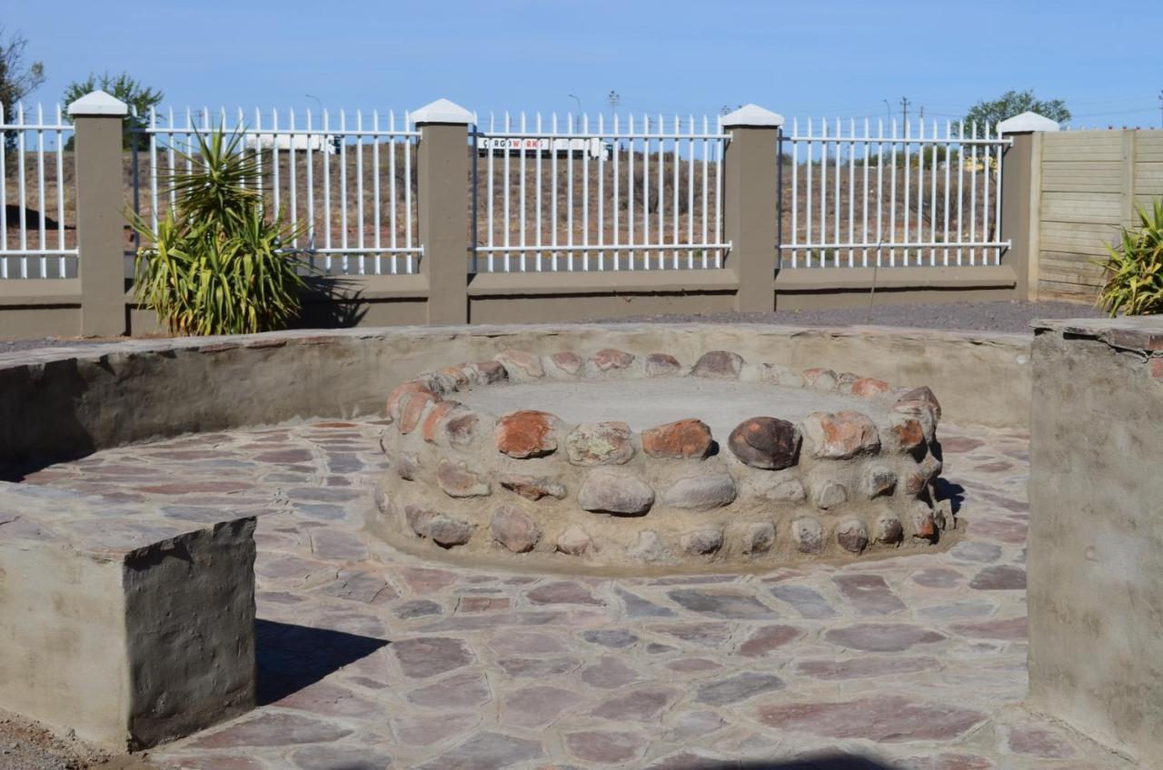 Ons Dorpshuis Beaufort West Exterior photo